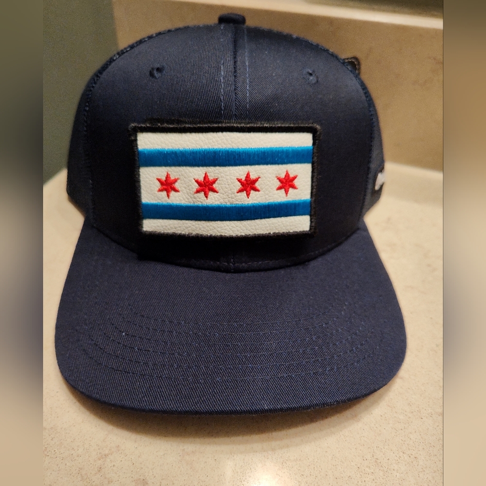 NWT Navy Blue Chicago Flag Removable Patch, Mesh Snapback Truckers Hat